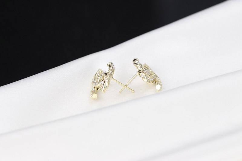 目を惹くカラーシャネル CCロゴピアス スーパーコピー sha02783
