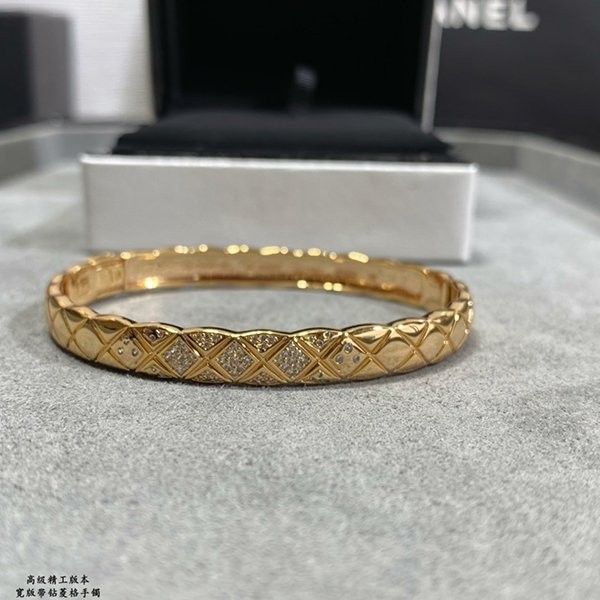 セール新作 可愛い シャネル ココ クラッシュ 偽物 コレクション ブレスレット shw11699
