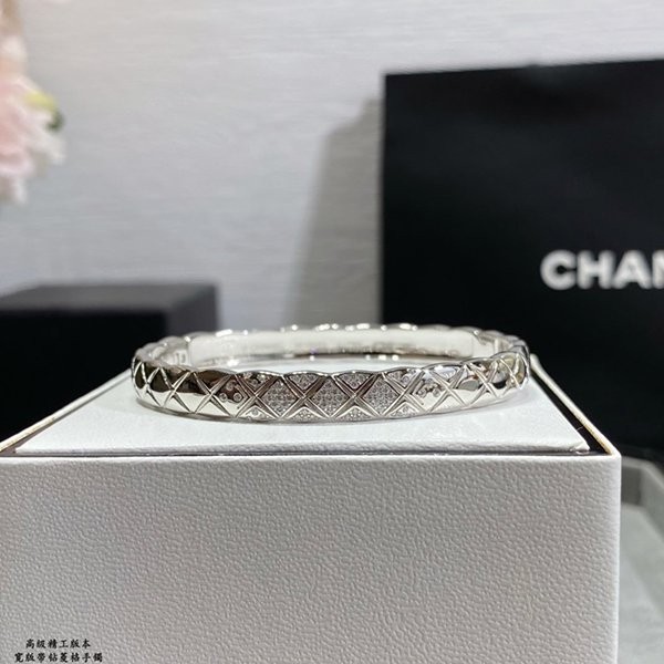 セール新作 可愛い シャネル ココ クラッシュ 偽物 コレクション ブレスレット shw11699