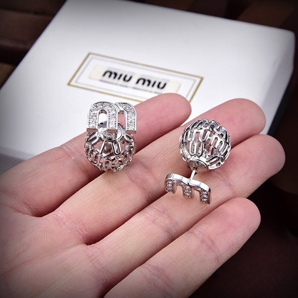 おリボンめちゃ可愛♡ミュウミュウ  ロゴ ピアス コピー 2色 myn29528