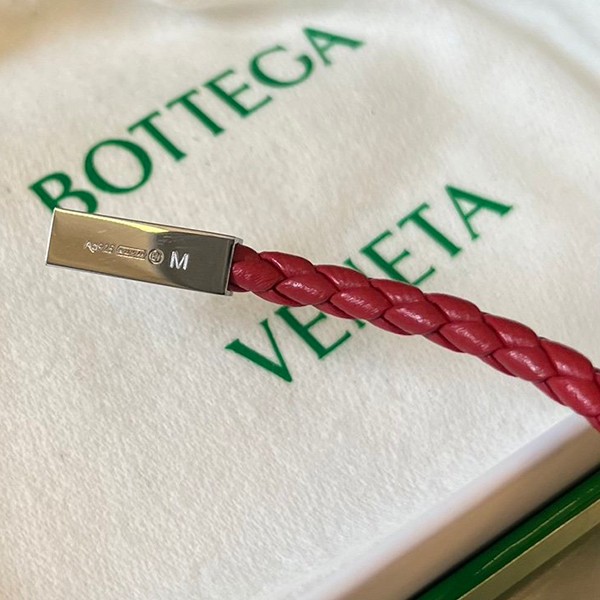 最新でオシャレボッテガ ヴェネタ コピー ブレイド レザー ブレスレット 732416V507C1000