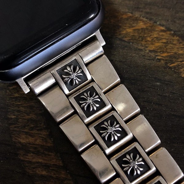 クロムハーツ CHプラス ブレスレット アップルウォッチ 偽物 シルバーウォッチバンド 40mm Kub36670