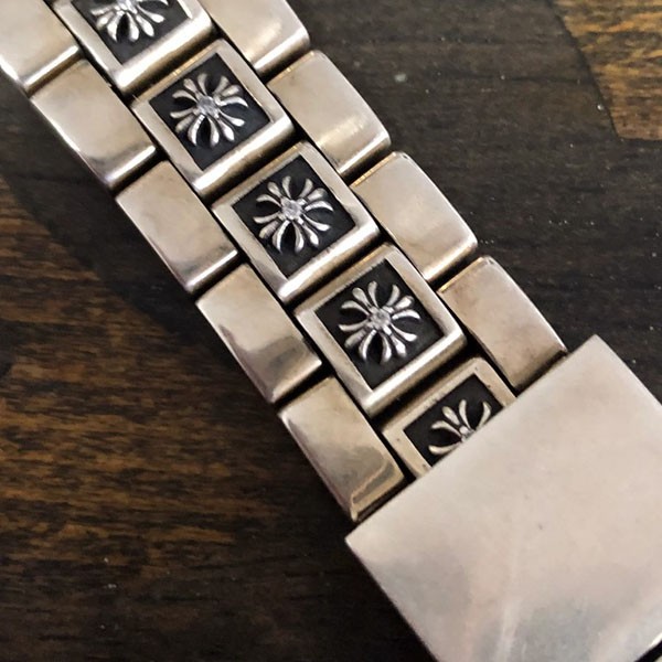 クロムハーツ CHプラス ブレスレット アップルウォッチ 偽物 シルバーウォッチバンド 40mm Kub36670