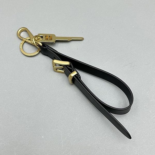 お洒落に♪ミュウミュウ レザーキーホルダー スーパーコピー mym57427