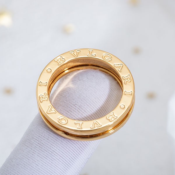 ブルガリ 偽物 18K ゴールド ビー・ゼロワン 1バンドリングお洒落に♪ Buu01267