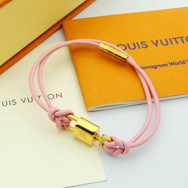 ギフトに最適ルイヴィトン ブレスレット・LV パドロック ギフト n級品 4色 M8015E