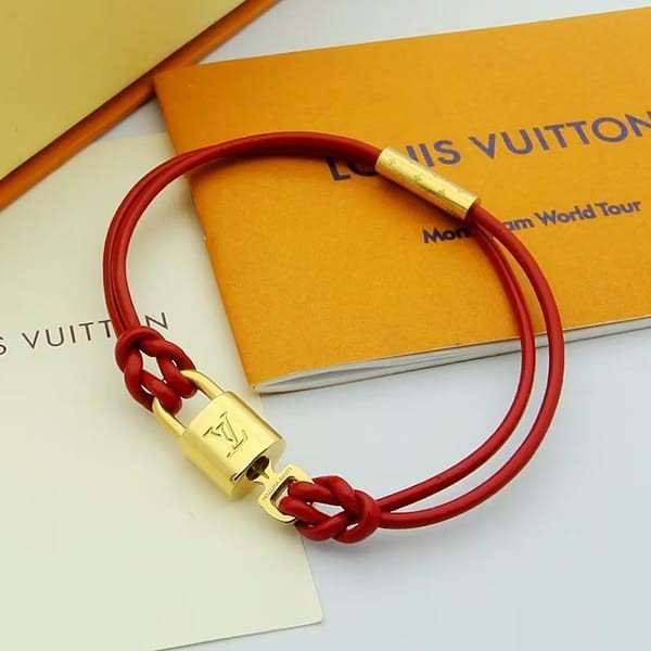 ギフトに最適ルイヴィトン ブレスレット・LV パドロック ギフト n級品 4色 M8015E