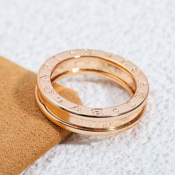 n級品 おすすめ ブルガリ リング 偽物 ビーゼロワン ピンクゴールド 18K Buw22532