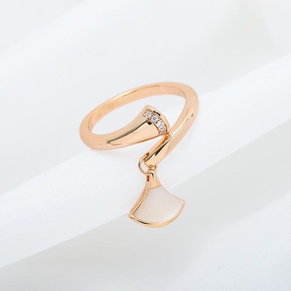 素敵な ブルガリ リング 指輪 ディーヴァドリーム ゴールド 18K Buz64858