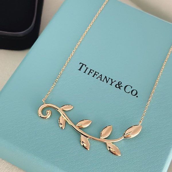 激安価格！ティファニー オリーブ リーフ ヴァイン ペンダント 18K Tin79996