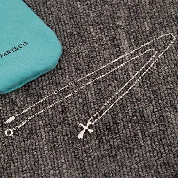 《大人気》ティファニー Cross Pendant ネックレス ペンダント コピー Tit72531
