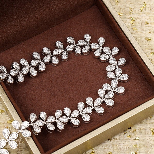 入手困難 ショーメ JOSÉPHINE RONDE DAIGRETTES ネックレス コピー shi47757