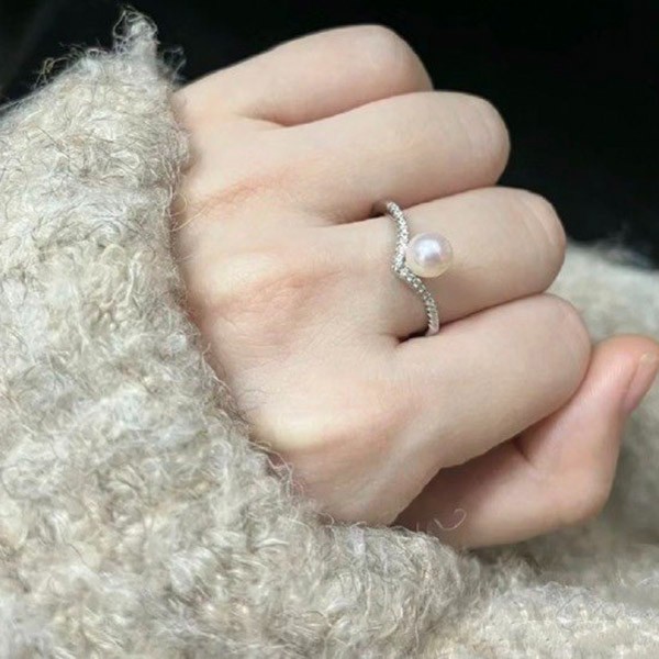 大人気！ショーメ 「ジョゼフィーヌ」コレクション エグレット リング 偽物 sht49880