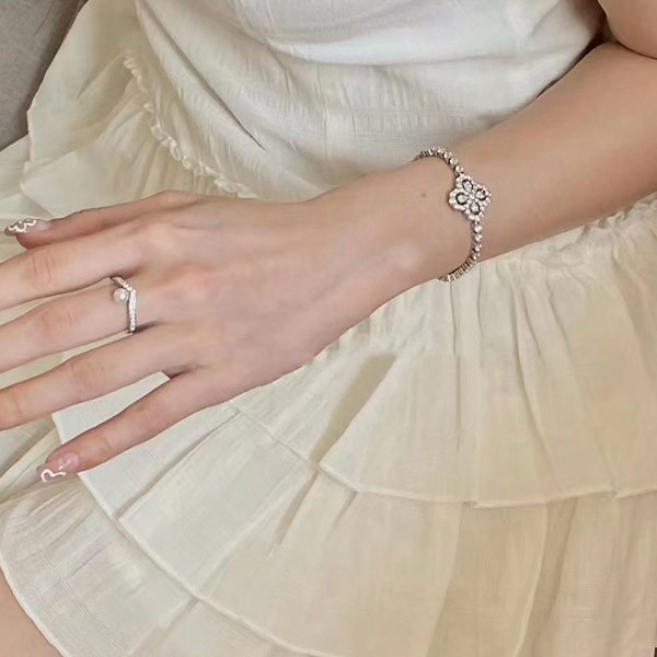 大人気！ショーメ 「ジョゼフィーヌ」コレクション エグレット リング 偽物 sht49880