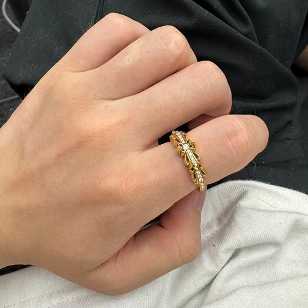 クロムハーツ コピー フローラル クロス ゴールド ダイヤモンド リング 22K Kuj88086