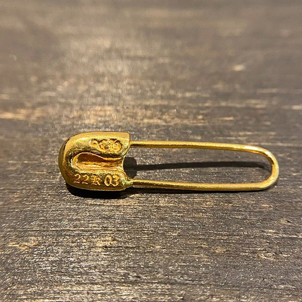 クロムハーツ 22K セーフティピン ピアス 偽物 Kui72640