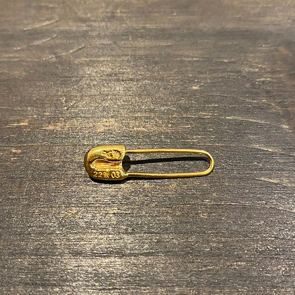 クロムハーツ 22K セーフティピン ピアス 偽物 Kui72640