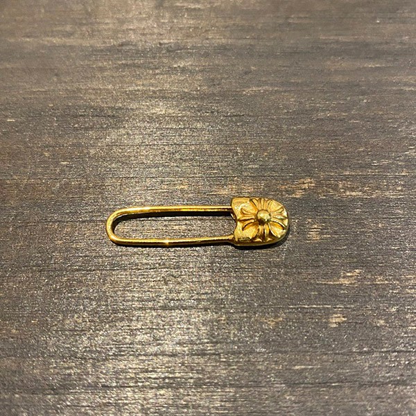 クロムハーツ 22K セーフティピン ピアス 偽物 Kui72640