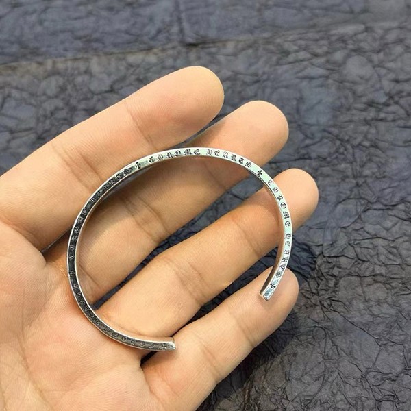 入手困難 クロムハーツ シルバーブレスレット コピー ユニセックスブレスレット Kuc77452
