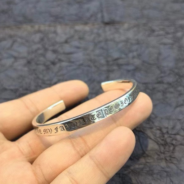 入手困難 クロムハーツ シルバーブレスレット コピー ユニセックスブレスレット Kuc77452