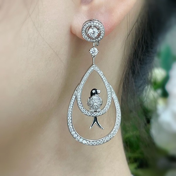 入手困難 ブシュロン ツバメ ピアス bur36692
