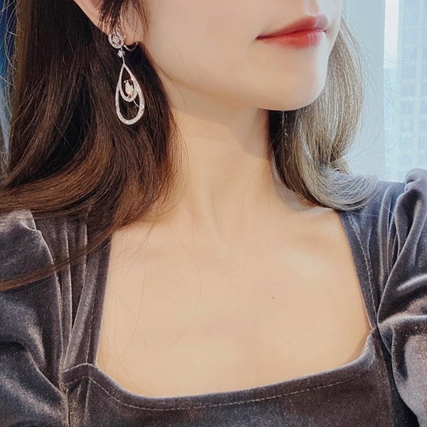 入手困難 ブシュロン ツバメ ピアス bur36692