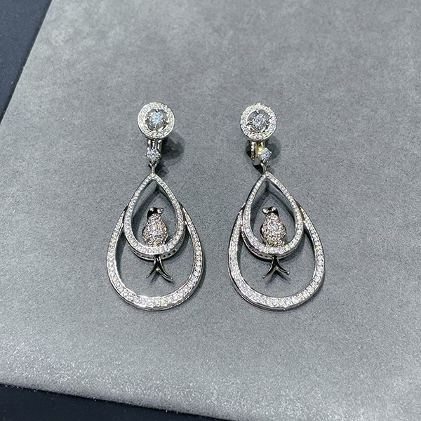 入手困難 ブシュロン ツバメ ピアス bur36692