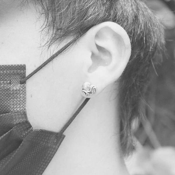 高級ブランドクロムハーツ STUD HEART ハートスタッド ピアス シルバー コピー Kuk61884