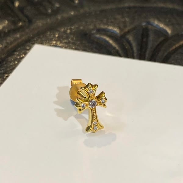 n級品 おすすめクロムハーツ 22K CHクロス スタッド イヤリング コピー Kug89298