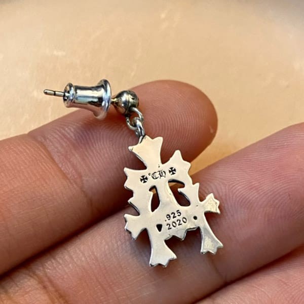 お洒落クロムハーツ トリプル クロス イヤリング 偽物 ピアス Kus51630