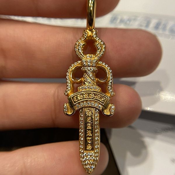 クロムハーツ ダブルダガー 22k 偽物ペンダントトップ パヴェダイヤ ダイヤモンド Kus75883