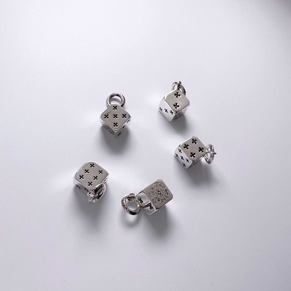セレブ多数愛用 クロムハーツ ダブルダイス N級品 ネックレス Kuh43033