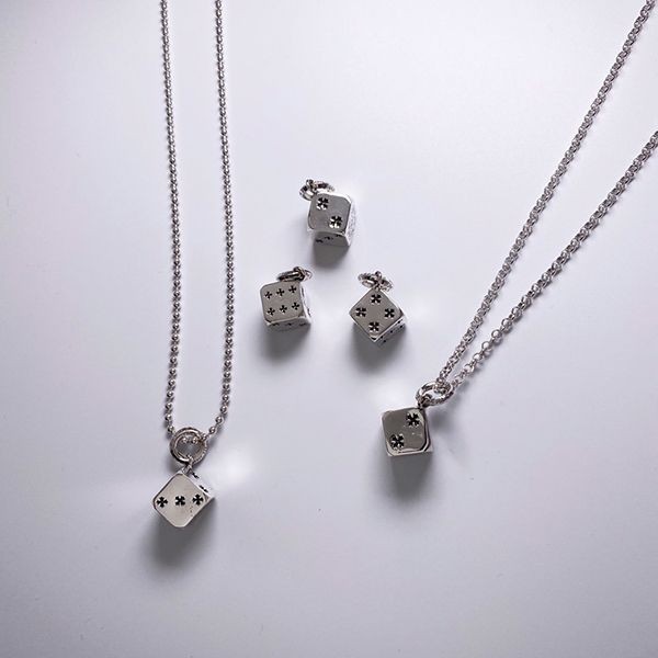 セレブ多数愛用 クロムハーツ ダブルダイス N級品 ネックレス Kuh43033