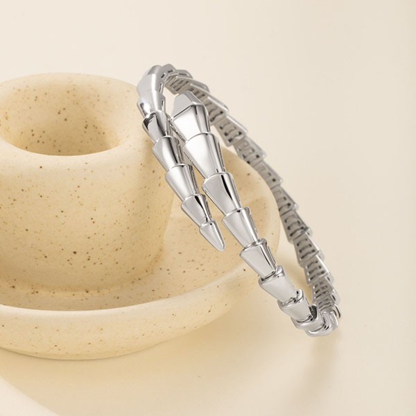 ブルガリ ブレスレット セルペンティ 偽物 ヴァイパー 18K Bue26075