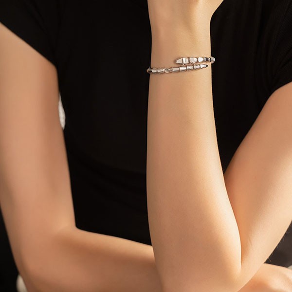ブルガリ ブレスレット セルペンティ 偽物 ヴァイパー 18K Bue26075