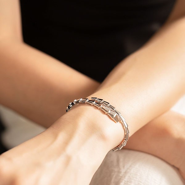 ブルガリ ブレスレット セルペンティ 偽物 ヴァイパー 18K Bue26075