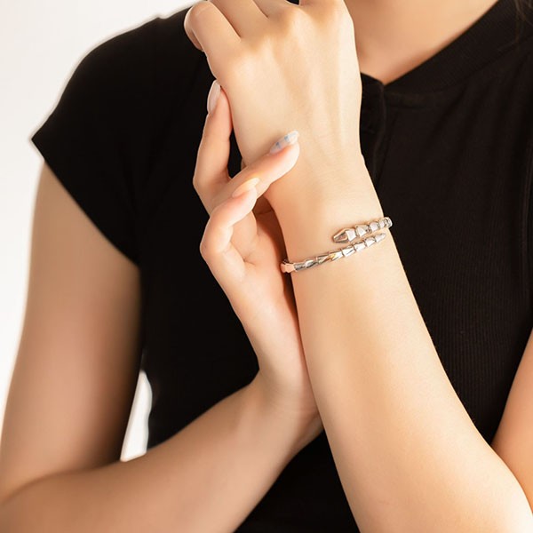 ブルガリ ブレスレット セルペンティ 偽物 ヴァイパー 18K Bue26075