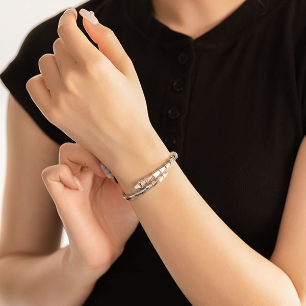 ブルガリ ブレスレット セルペンティ 偽物 ヴァイパー 18K Bue26075
