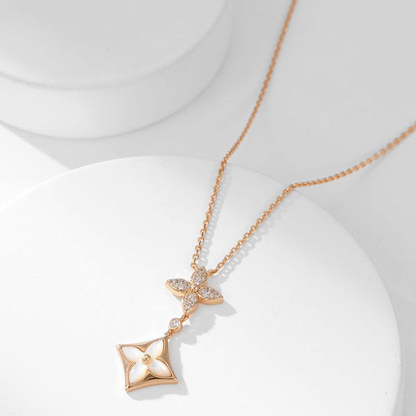 大人気！ルイヴィトン ペンダント n級品 スター ブロッサム Q94676