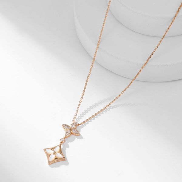 大人気！ルイヴィトン ペンダント n級品 スター ブロッサム Q94676
