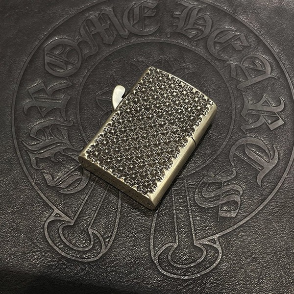 クロムハーツ ZIPPO ジッポライター 偽物 ピラミッドプラス Kuk97244