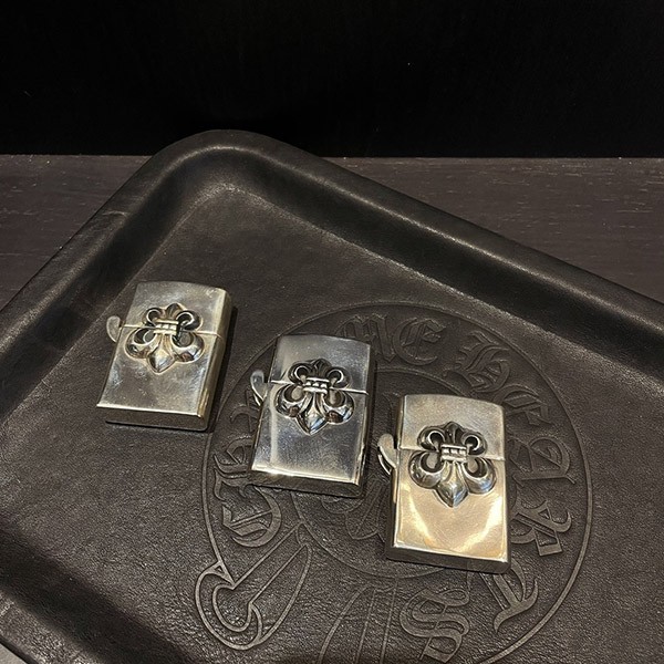 送料無料 クロムハーツ BSフレア ジッポライター 偽物 ZIPPO LIGHTERZ V1 【シルバーライター】 Kud27425