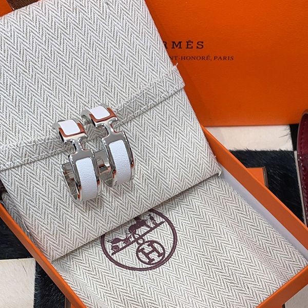 シンプルで可愛い♪エルメス ピアス N級品 オランプ Olympe erz99559