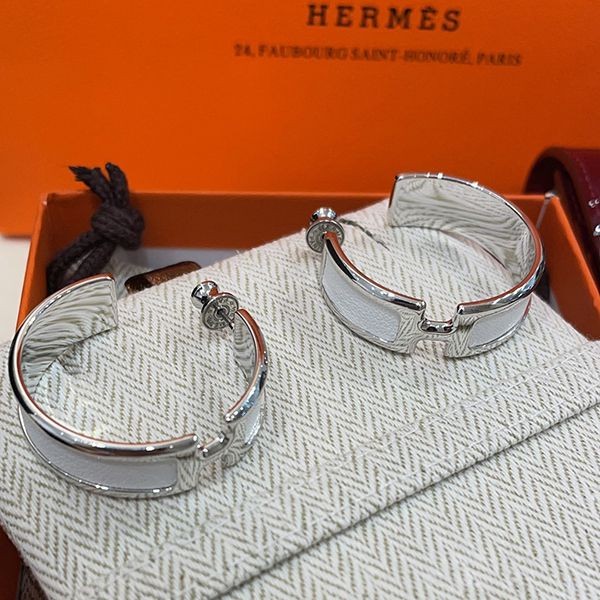 シンプルで可愛い♪エルメス ピアス N級品 オランプ Olympe erz99559