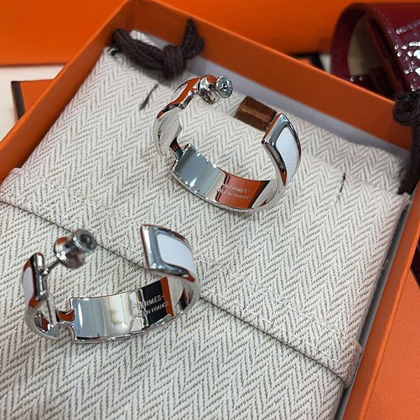 シンプルで可愛い♪エルメス ピアス N級品 オランプ Olympe erz99559