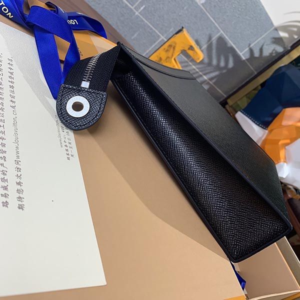 入荷即完売 ルイヴィトン クラッチバッグ 偽物 ボヤージュ ラゲージ M30397