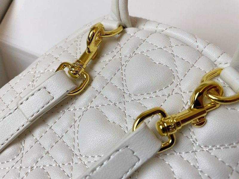 21年春夏 ディオールBACKPACK カナージュ ミニバッグコピー M9222UNGH_M030