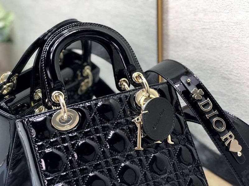 レディ ディオール スモールハンドバッグコピー カーフスキン ショルダー M0531OWCB_M900