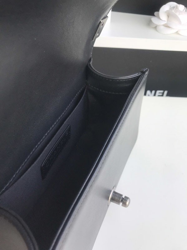 【奇跡の再入荷！即発送】シャネル ボーイ シャネル ショルダーバッグ スーパーコピー sha43272