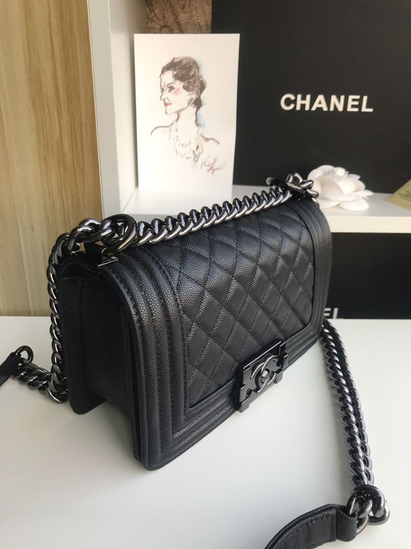《大人気》シャネル キャビアスキン ボーイ シャネル ショルダーバッグ コピー shp35100